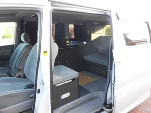 2004 Toyota Alphard V — photo 17 of 26