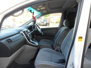 2004 Toyota Alphard V — photo 19 of 26