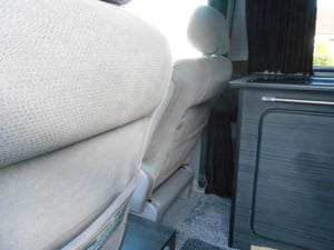 2004 Toyota Alphard V — photo 20 of 26