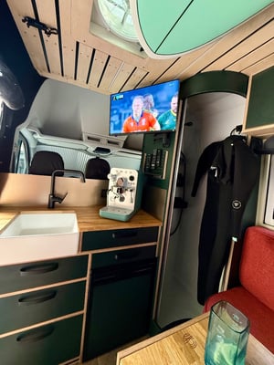 2025 Volkswagen Crafter Campervan — photo 5 of 37