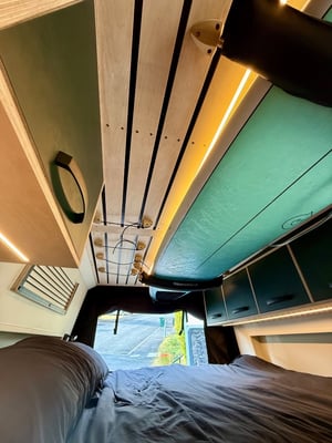 2025 Volkswagen Crafter Campervan — photo 24 of 37