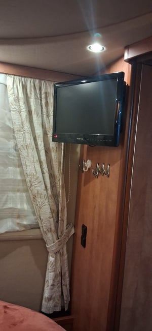 2008 Carthago M-Liner — photo 3 of 24
