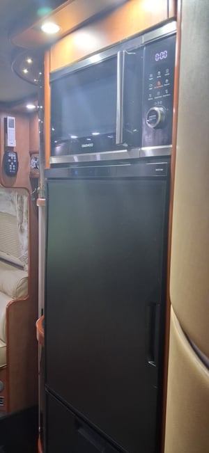2008 Carthago M-Liner — photo 5 of 24