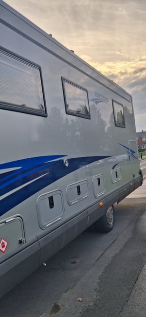 2008 Carthago M-Liner — photo 9 of 24