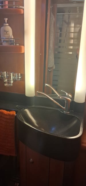 2008 Carthago M-Liner — photo 11 of 24