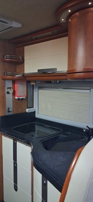 2008 Carthago M-Liner — photo 12 of 24