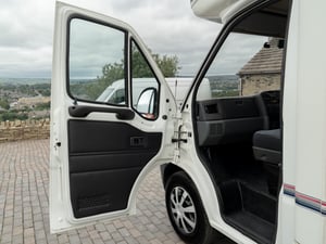 2002 Auto-Sleepers Vivanti 5 — photo 51 of 75