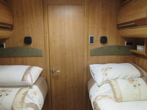 2009 Auto-Trail Cheyenne 840SE — photo 17 of 41