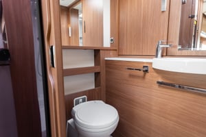 2017 Burstner Ixeo TL680 G — photo 33 of 94