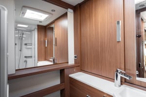 2017 Burstner Ixeo TL680 G — photo 37 of 94