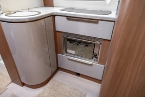 2017 Burstner Ixeo TL680 G — photo 39 of 94