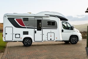 2017 Burstner Ixeo TL680 G — photo 7 of 94