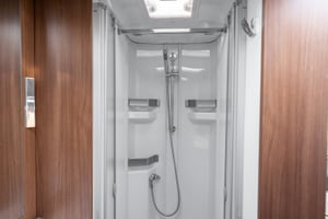 2017 Burstner Ixeo TL680 G — photo 64 of 94