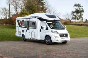 2017 Burstner Ixeo TL680 G — photo 9 of 96