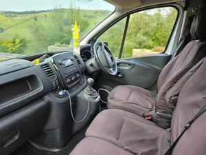 2015 Vauxhall Vivaro 1.6 CDTI Sportive — photo 14 of 24