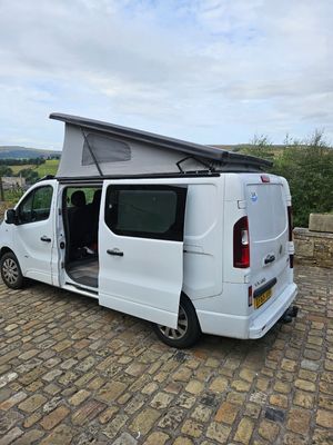 2015 Vauxhall Vivaro 1.6 CDTI Sportive — photo 15 of 24