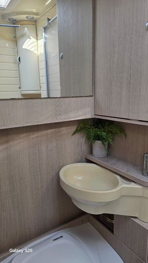 2014 Bürstner Ixeo Time 586 — photo 18 of 25