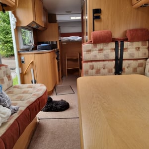 2005 Burstner Elegance 821i — photo 9 of 17