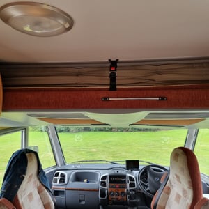 2005 Burstner Elegance 821i — photo 7 of 17