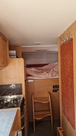 2005 Burstner Elegance 821i — photo 22 of 33