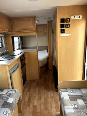2010 Elddis Autoquest 155 — photo 25 of 39