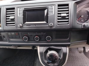 2018 Volkswagen Transporter T6 — photo 11 of 16