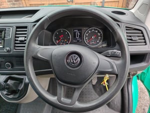 2018 Volkswagen Transporter T6 — photo 13 of 16