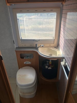 2005 Adria Adriatik — photo 5 of 21