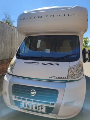 2010 Auto-Trail Tracker EKS — photo 2 of 67
