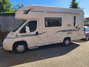 2010 Auto-Trail Tracker EKS — photo 5 of 67
