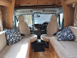 2010 Auto-Trail Tracker EKS — photo 6 of 67