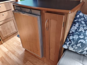 2010 Auto-Trail Tracker EKS — photo 8 of 67