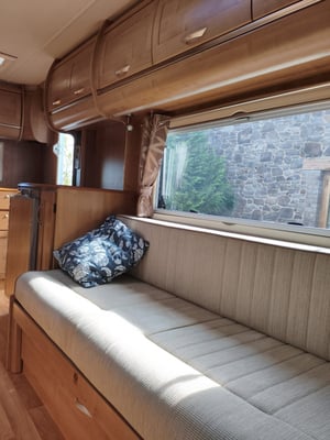 2010 Auto-Trail Tracker EKS — photo 12 of 67