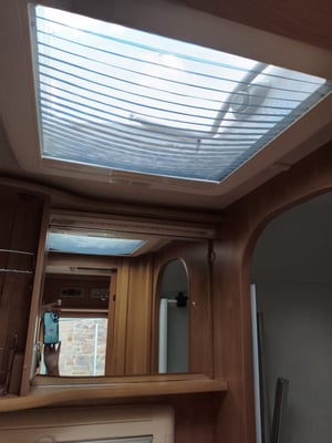 2010 Auto-Trail Tracker EKS — photo 26 of 67