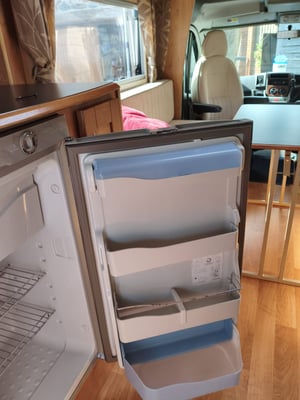 2010 Auto-Trail Tracker EKS — photo 28 of 67