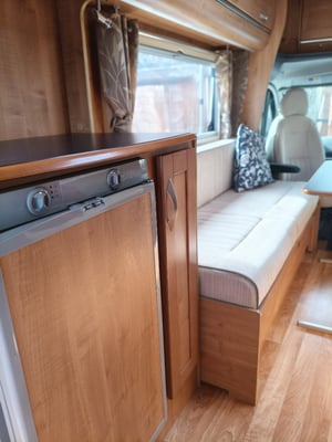 2010 Auto-Trail Tracker EKS — photo 29 of 67