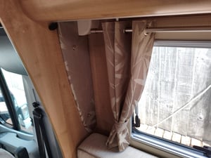 2010 Auto-Trail Tracker EKS — photo 36 of 67