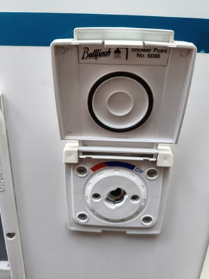 2010 Auto-Trail Tracker EKS — photo 44 of 67