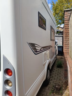2010 Auto-Trail Tracker EKS — photo 46 of 67