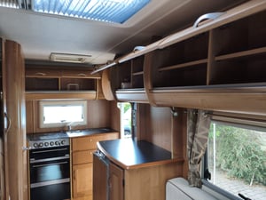 2010 Auto-Trail Tracker EKS — photo 52 of 67
