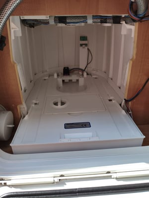 2010 Auto-Trail Tracker EKS — photo 57 of 67