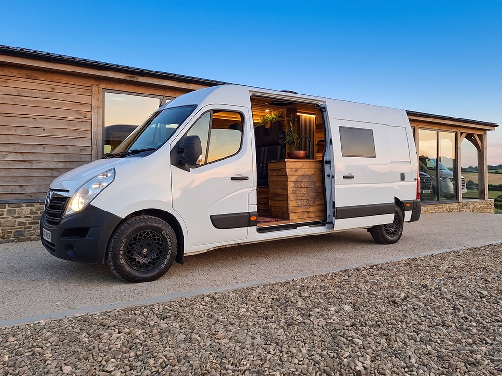 2023 Nissan Interstar NV400 - Image 1