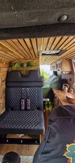2023 Nissan NV400 — photo 9 of 19