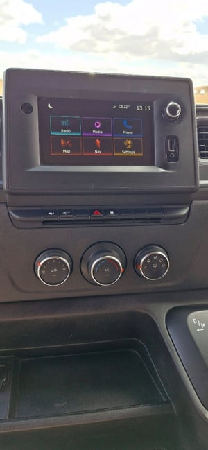 2023 Nissan NV400 — photo 13 of 19