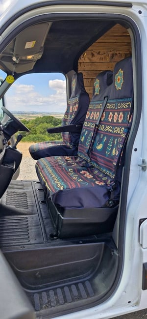 2023 Nissan NV400 — photo 17 of 19
