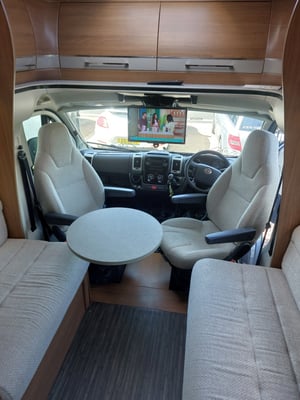 2015 Auto-Trail Apache 632 — photo 4 of 12