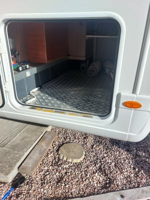 2015 Auto-Trail Apache 632 — photo 5 of 12