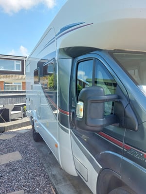2015 Auto-Trail Apache 632 — photo 7 of 12