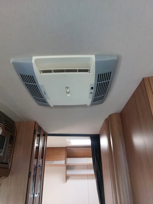 2015 Auto-Trail Apache 632 — photo 11 of 12