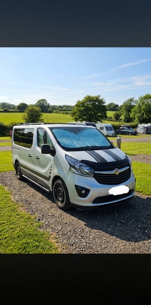 2018 Vauxhall Vivaro — photo 1 of 13